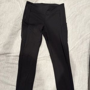 Black Lululemon leggings with pockets
